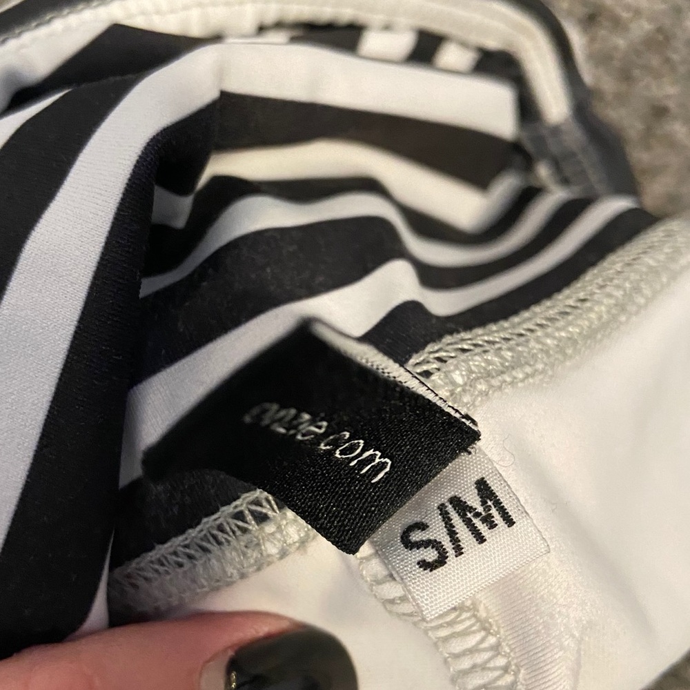 Onzie Flow Leggings View 4